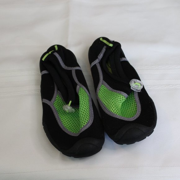 Kids Aqua Socks Boys Girls Slip On Water Shoes Swim M 2/3 (134) - Picture 1 of 1